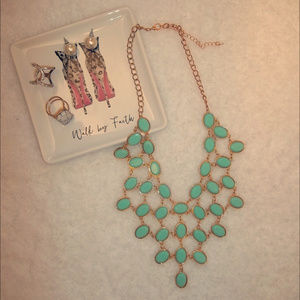 NEW Chunky Mint Colored Short  Necklace
